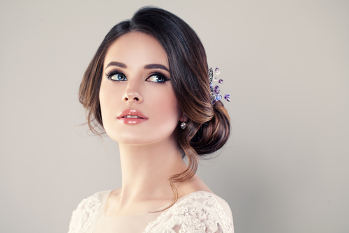 5 Ways to Ensure Your Wedding Hair and Makeup are Flawless