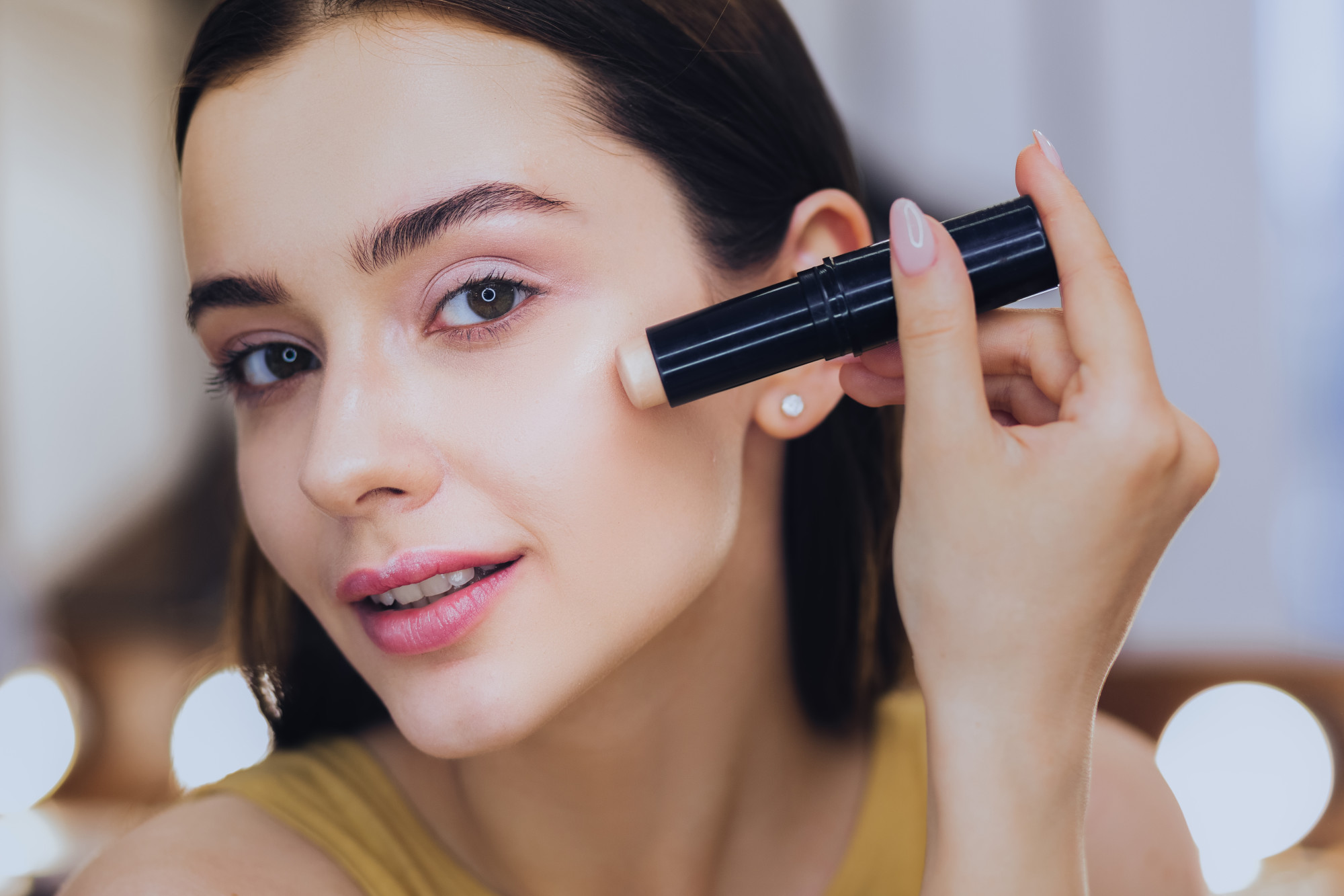 At Last, Here Are the Latest Makeup Trends for 2019