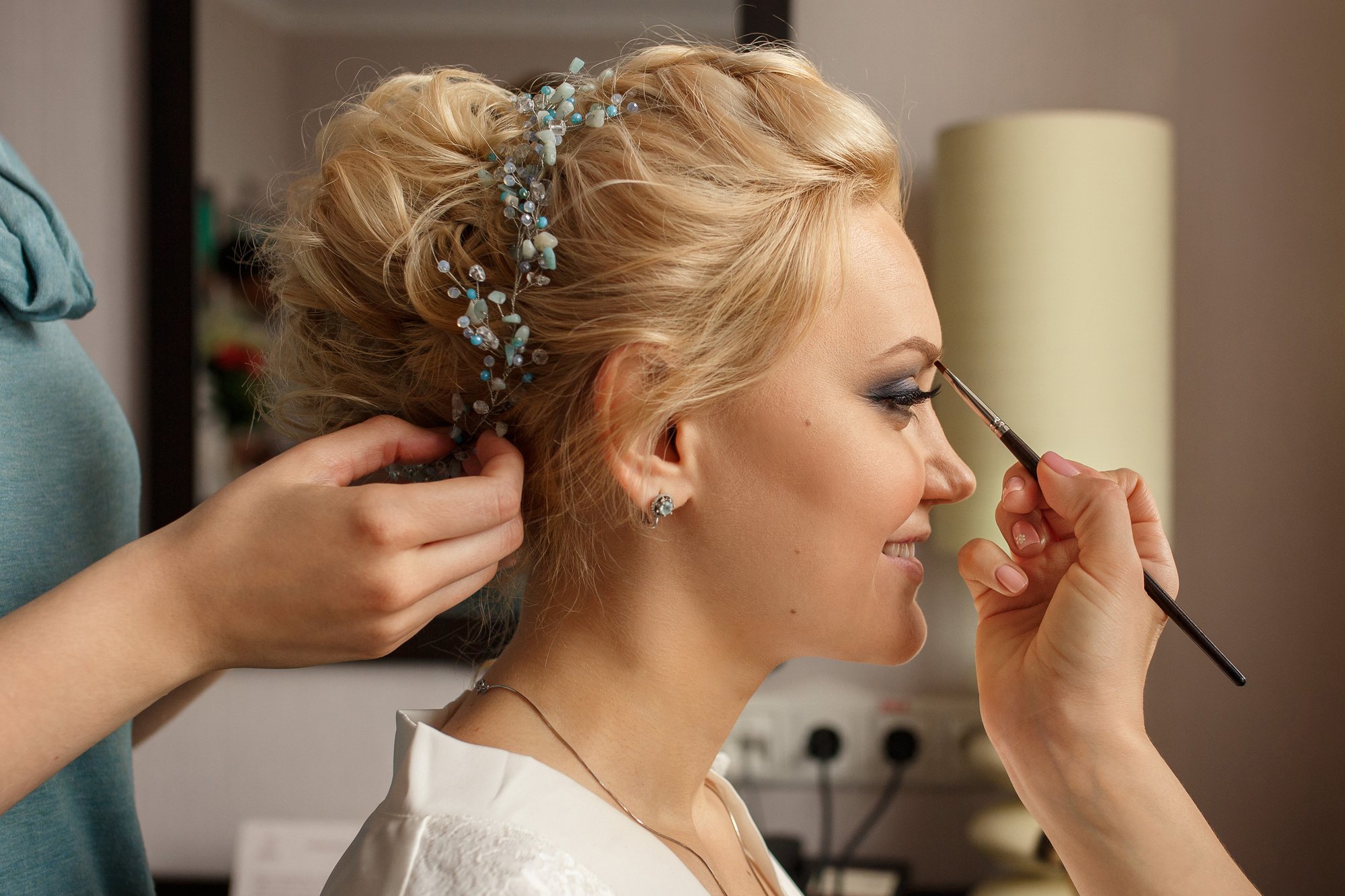 Top 5 Questions to Ask before Choosing a Wedding Makeup Artist